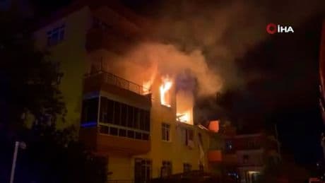 Konya'da apartmanda doğal gaz patlaması: 1'i ağır 12 yaralı