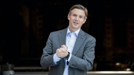 Alec Ross: “I dazi? Bruxelles si è fatta mangiare viva. Von der Leyen ha fallito, ora lasci”