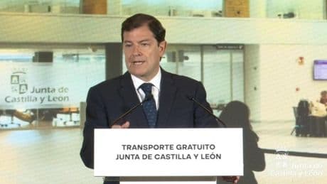 Mañueco presenta el plan pionero de bus gratuito en CyL: "Enfrente está el modelo del Ministerio de suprimir paradas"