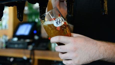 Extended opening hours for pubs on VE Day approved by MPs