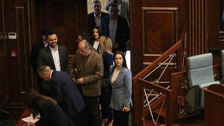 Kosova Meclisi, yeni başkanını beşinci tur oylamada da seçemedi