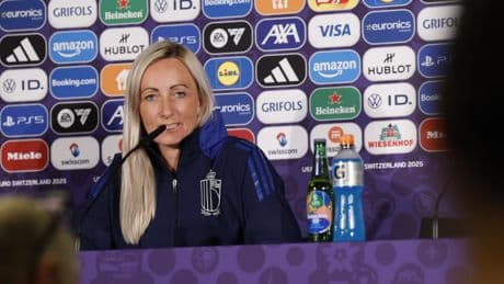 "Tenemos que mover una montaña para ganar a España, pero es posible"