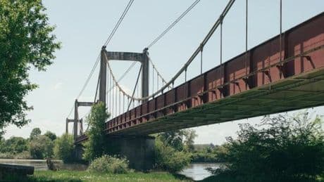 A Bonny-sur-Loire, un pont à l’agonie et des collectivités locales démunies : « Cela nous inquiète car les gens empruntent ce viaduc en permanence »