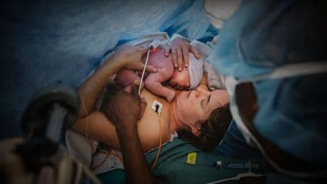 ¿Querrías saber si tu hijo va a tener una enfermedad sin cura en unos años? El dilema de la secuenciación de ADN en bebés