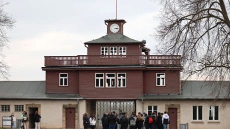 Prozess um Palästinensertuch - KZ-Gedenkstätte darf Zutritt mit Kufiya verweigern
