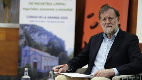 Rajoy pide prudencia y “no exagerar” sobre Montoro para que “no pase como pasó a Camps”