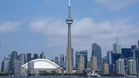 Proposed lawsuit alleges Toronto violated refugees’ rights by denying shelter beds