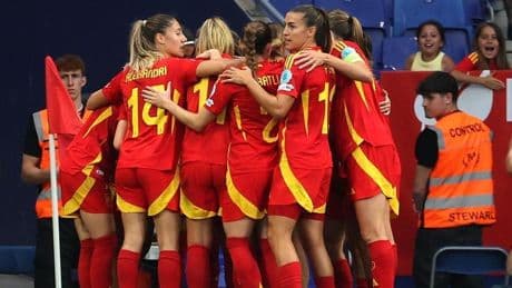 Claudia Pina mete a España en la 'final four'
