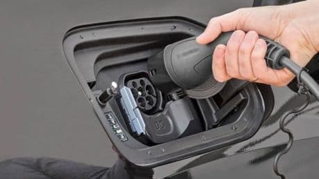 Uno de cada cuatro turismos matriculados en España ya es un modelo electrificado