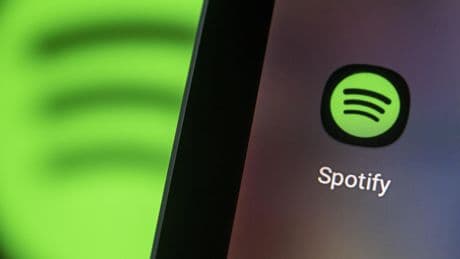 Spotify pagó un 11% más por 'royalties' a los artistas españoles en 2024: generaron casi 137 millones en la plataforma