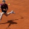 Griekspoor bereikt ondanks roerige voorbereiding vrij eenvoudig tweede ronde Roland Garros