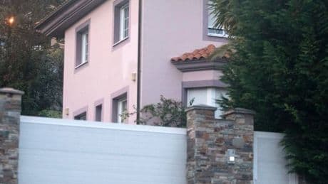 Ermittlungen im spanischen Oviedo: „Haus des Schreckens“ – Lebte Familie aus Angst vor Corona so isoliert?