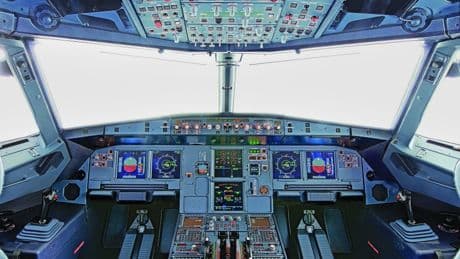 Ohnmächtiger Pilot: Schlingerkurs an der Cockpittür