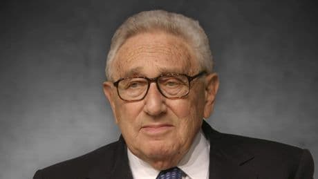 ’Epstein-beschuldiger Virginia Giuffre noemt Nobelprijswinnaar Henry Kissinger in haar memoires’