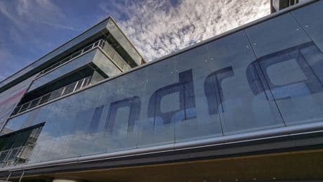 Indra y la Sepi 'digital' inyectan 37,2 millones en la planta de chips fotónicos de Vigo