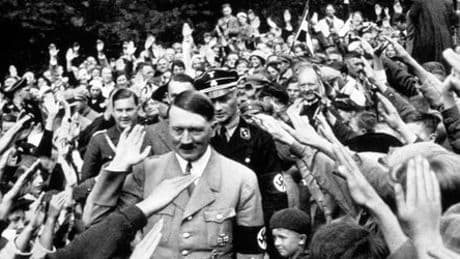 Götz Aly: Kann noch einmal geschehen, was 1933 geschah, Herr Aly?