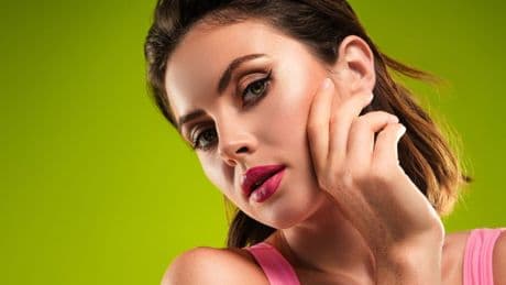 Hitzefest geschminkt: Make-up-Tipps für Sommertage