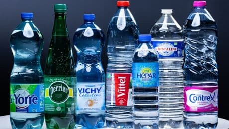 Eau minérale, eau de source ou eau du robinet: quel est le meilleur choix?