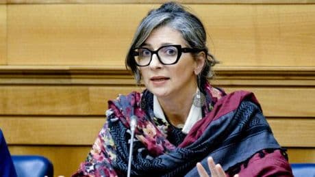 A Francesca Albanese le chiavi della città di Bari. Scoppia la bufera