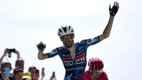 Paret-Peintre grijpt na geweldige finale ritzege in Tour op mythische Mont Ventoux, Pogacar weerstaat aanvallen Vingegaard