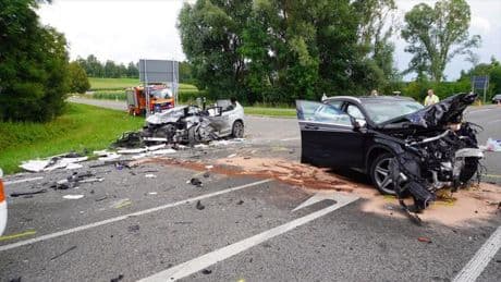 Bei Ertingen: Autofahrer stirbt nach Frontalzusammenstoß auf Bundesstraße
