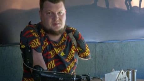 Beide Hände im Kampf verloren – Ukrainischer Veteran eröffnet Pizzeria