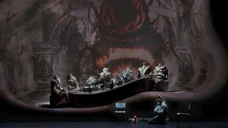 Cuando el público del Real ovaciona al director de escena de la ópera por tomarse licencias