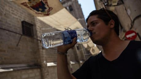 Mayo acaba con 18 provincias en aviso por altas temperaturas y tormentas
