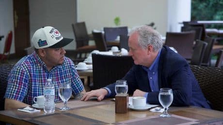 USA: US-Senator trifft widerrechtlich abgeschobenen Mann in El Salvador