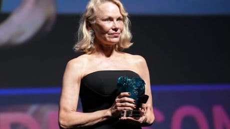 Pamela Anderson brilla en el Festival de Cine Americano de Deauville con el 'total black look' más sofisticado