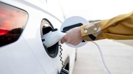 Fast jeder fünfte Neuwagen fährt elektrisch