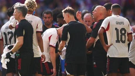 Liverpool players fail to follow Arne Slot's instructions in Community Shield failure