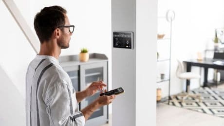 Alarme télésurveillance août 2025 : quelle solution choisir pour sécuriser votre domicile ?
