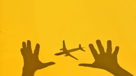 10 ways travel insiders deal with annoying flight delays