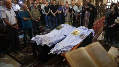 Gaza, bombardata la chiesa. Ferito il parroco italo-argentino