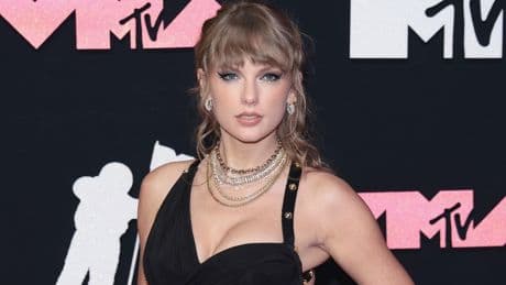 Here’s Why Swifties Are Convinced Taylor Swift May Announce ‘Reputation’ (Taylor’s Version) At American Music Awards