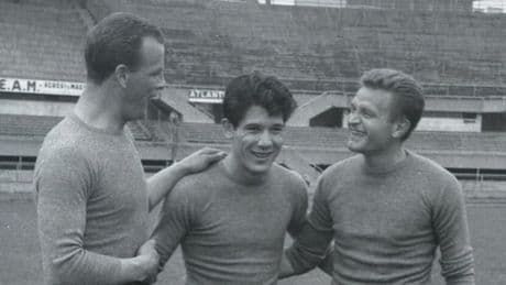 <meta charset="UTF-8" />Champagne Juve, l&rsquo;undicesimo Scudetto e un brindisi per tre: Boniperti, Charles e Sivori