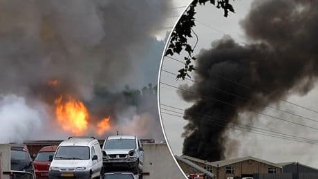 Grote brand bij autosloperij in Dongen, NL-Alert verstuurd vanwege rook