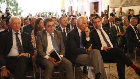 Milano Cortina 2026, debutto delle medaglie. I politici si complimentano con se stessi, Salvini tifa pace olimpica: “Bello un podio con russi e ucraini”
