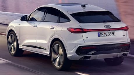 Q5?Sportback fa un salto nel futuro. L'elegante suv coupé di Audi si reinterpreta: 100 km in elettrico e fino a 367 cv
