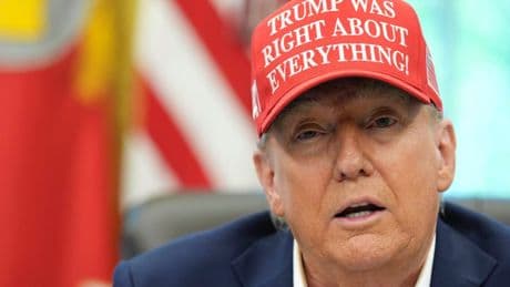 Trump attacca le televisioni Usa: Abc e Nbc trasmettono fake news, la loro licenza dovrebbe essere revocata