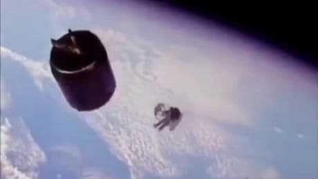 Missione suicida: la passeggiata di Dale Gardner nello spazio senza ganci