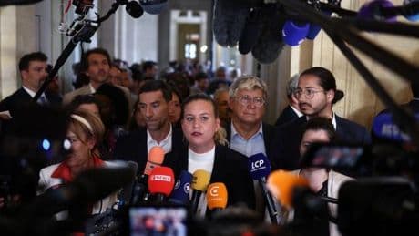 Vote de confiance : les réactions à la chute du gouvernement