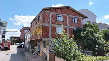 Bursa'da 3,4'lük deprem Sultanbeyli’de 3 katlı binayı boşalttırdı