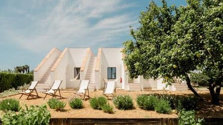 En Algarve, les petites maisons dans les lagunes