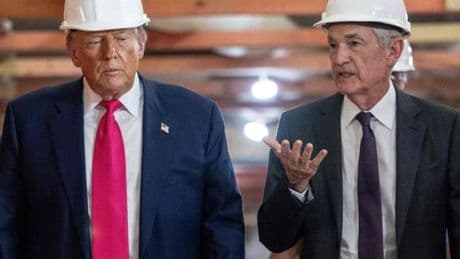 Donald Trump, venu inspecter la Réserve fédérale, a un échange tendu avec le patron de la Fed, Jerome Powell