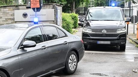 Nach Razzien am Mittwoch - Richter schickt rechte Terroristen in U-Haft