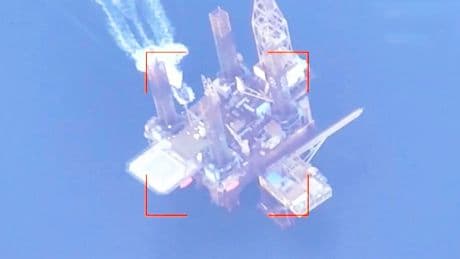 Manöver zu Wasser und Luft: Ukraine attackiert russisch besetzte Bohrinsel mit Drohnen
