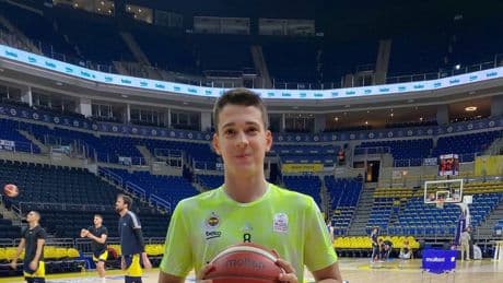 Fenerbahçe Beko'nun genç basketbolcusu Ömer Ege Ziyaettin, kariyerini ABD'de sürdürecek