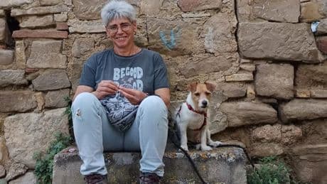 Cristina Carles, directora de Áskal que entrega perros de asistencia: &quot;Seguimos atados a 17 normativas&quot;